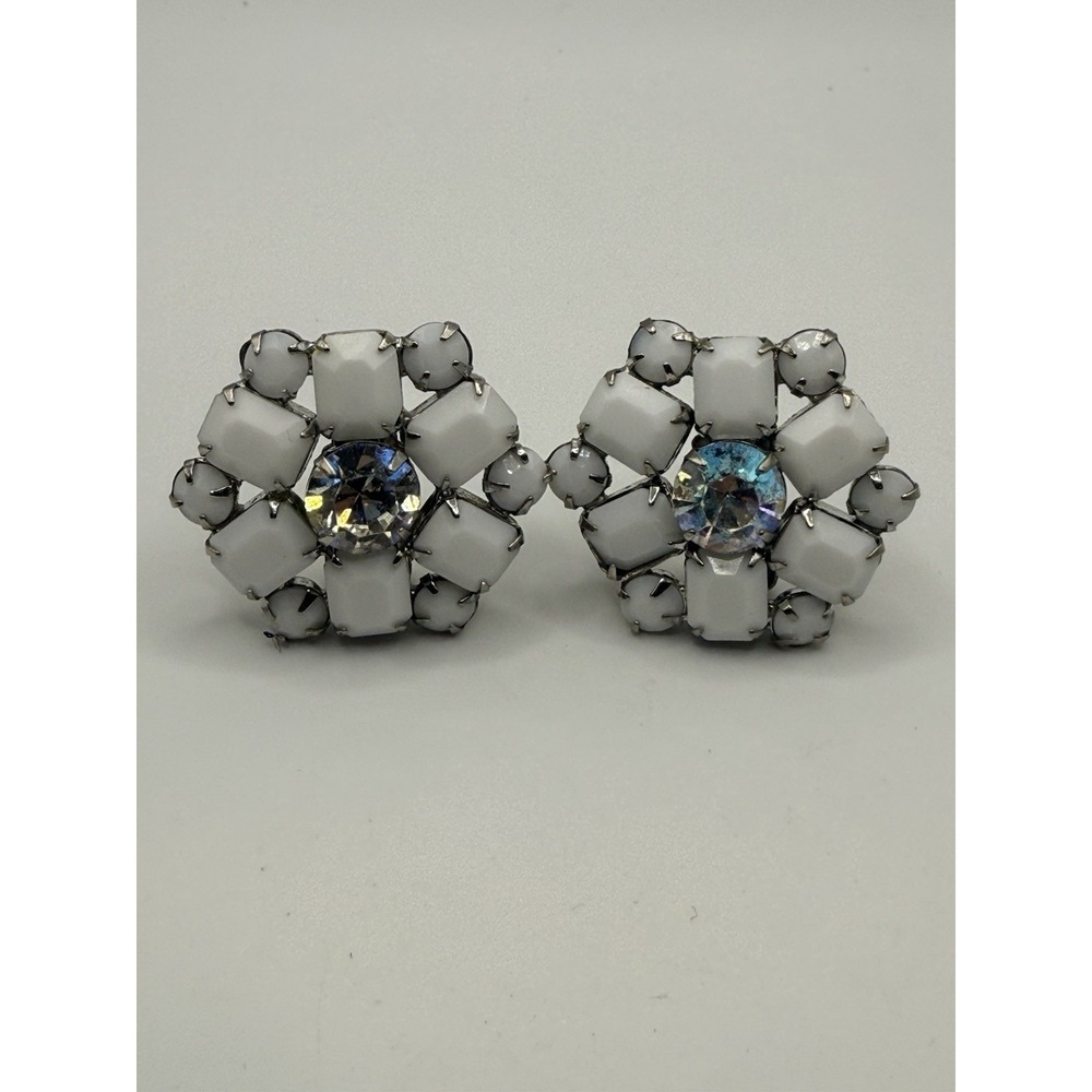 Vintage Weiss Clip On Earrings Milk Glass‎ Rhinestone Silver Tone Big